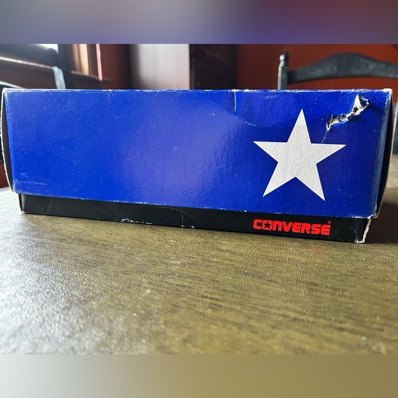 Converse Men’s One Star 2000’s Blue and White Suede Athletic Sneakers - Picture 12 of 16